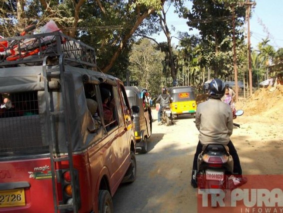 Kamalpur: Unscientific works of PWD(R&B) created problems for commoners Kamalpur: Unscientific works of PWD(R&B) created problems for commoners